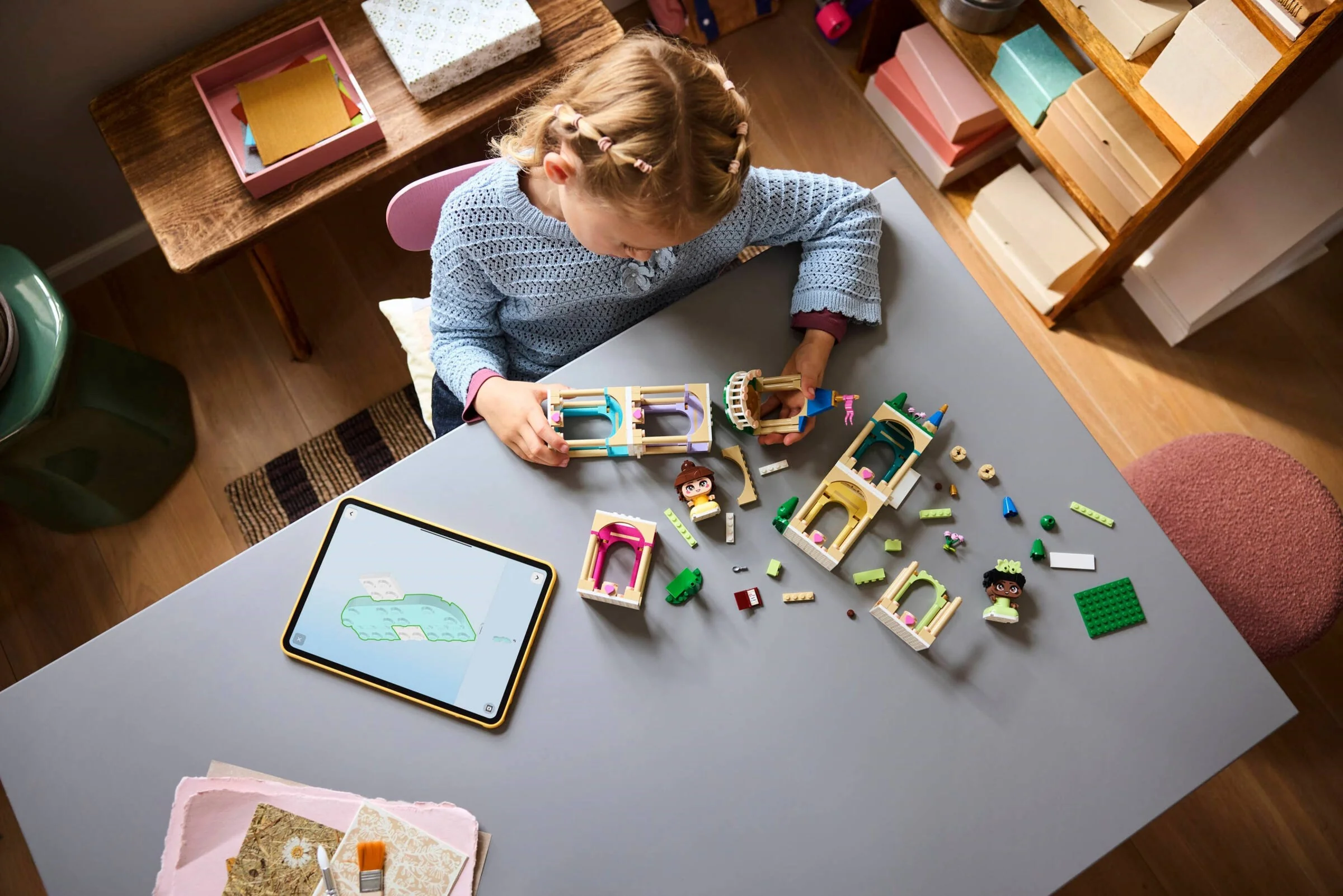 Mini Belle & Tiana with Castle - Thumbnail 4